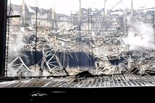 赵震：1999年国奥主场1-1战平韩国后，球迷将酒店的玻璃门推碎